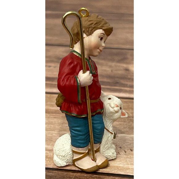 1992 HALLMARK KEEPSAKE ORNAMENT LOVING SHEPHERD QX515-1 LAMB - Picture 8 of 8